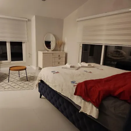 Daire White Coral House *